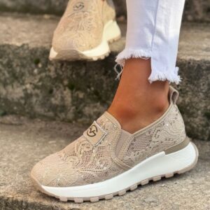 Beżowe sneakersy na wyższej podeszwie LACE COUTURE skóra naturalna